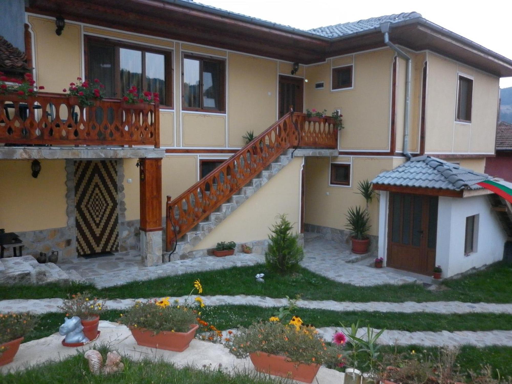 Guest House Mavrudieva Koprivshtitsa Eksteriør billede